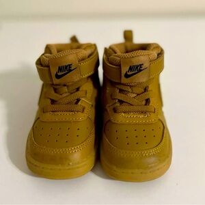 Nike Kids High-Top Sneakers in Wheat/Tan